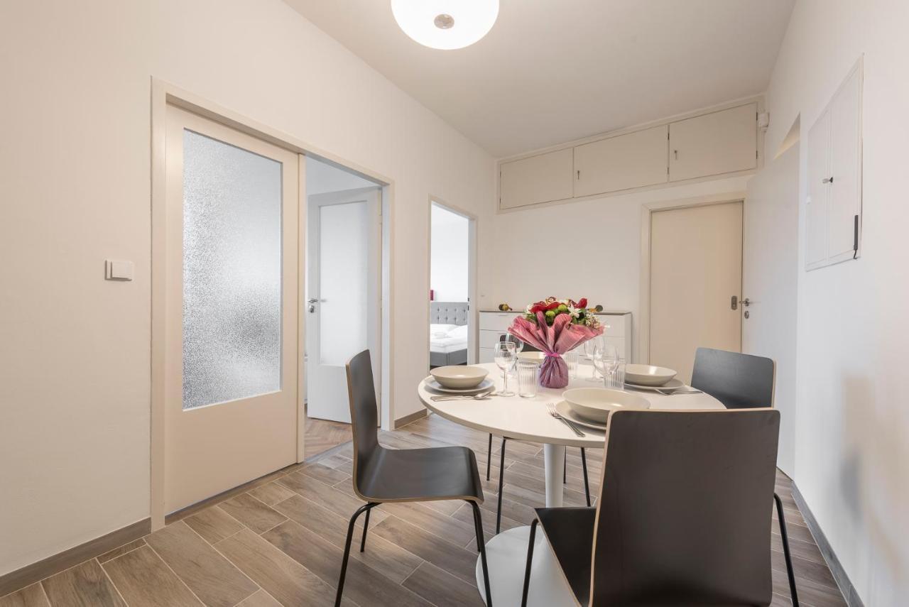Merkur Apartments プラハ エクステリア 写真