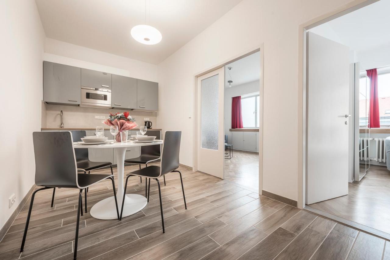Merkur Apartments プラハ エクステリア 写真
