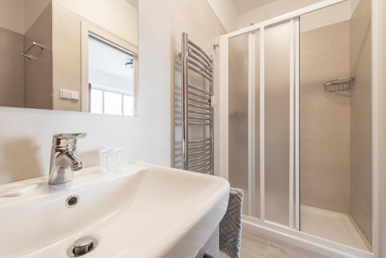 Merkur Apartments プラハ エクステリア 写真