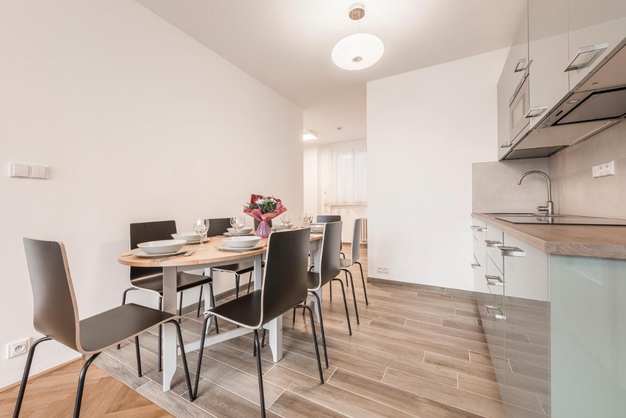 Merkur Apartments プラハ エクステリア 写真